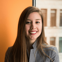 Dra. Letícia Mendonça 